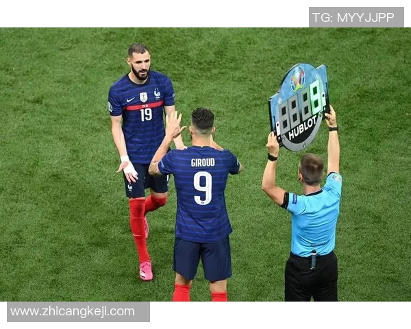 在城市饭店意外邂逅世界级足球球星引发全场热烈欢呼